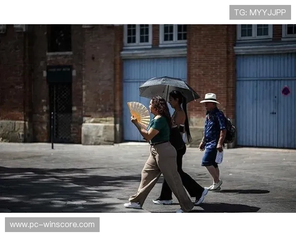 法国气象局发布预警，周末多场比赛可能受雨雪天气影响